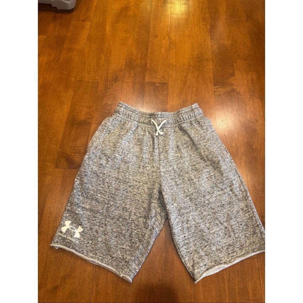 Boys under Armour shorts size small